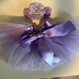 Infant tulle skirt and head band.